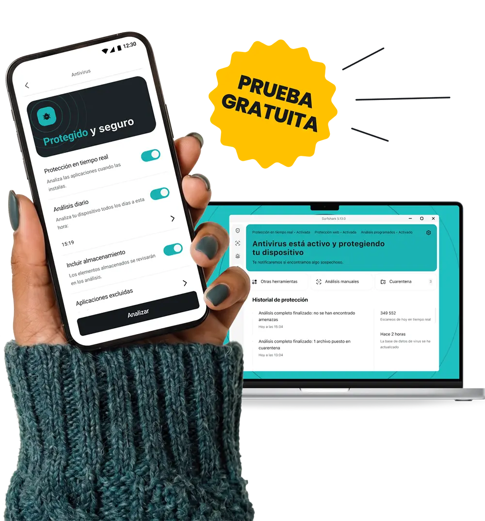 Una mano sostiene un smartphone junto a un portátil, y ambos muestran la interfaz de Surfshark Antivirus, y una insignia de prueba gratuita arriba.